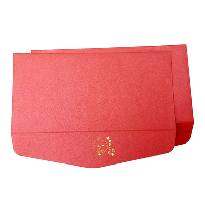 L'enveloppe rouge des nouvelles années avec la carte dorante dorante d'enveloppe de modèle d'or de bord d'or