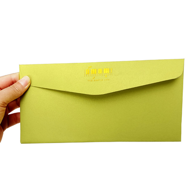 Enveloppe faite sur commande de chèque-cadeau de l'herbe A9 verte pour l'invitation de noce